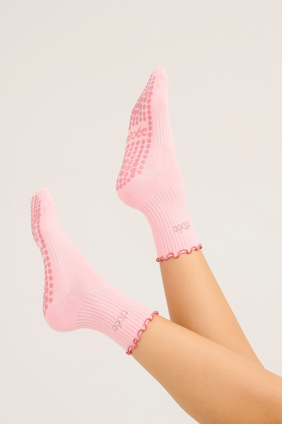 Ruffle Crew Grip Socks — Vibrant Pink