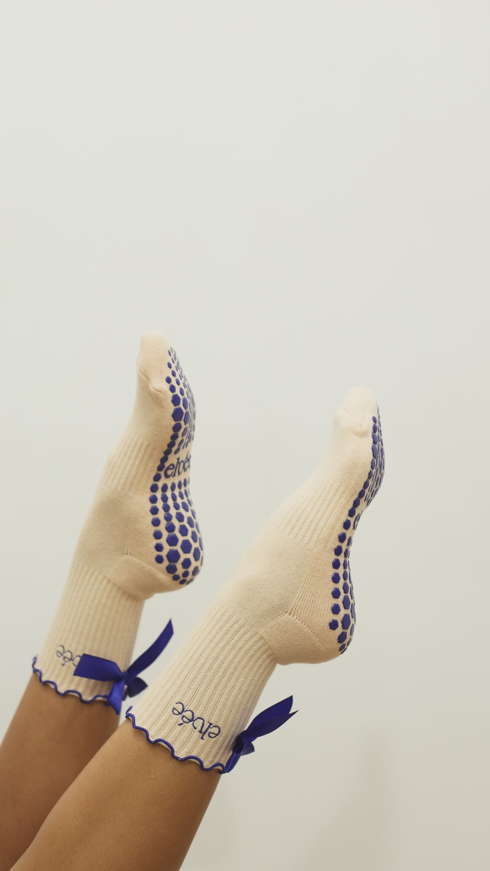 Ruffle Crew Grip Socks — BeigeBlue Ribbon